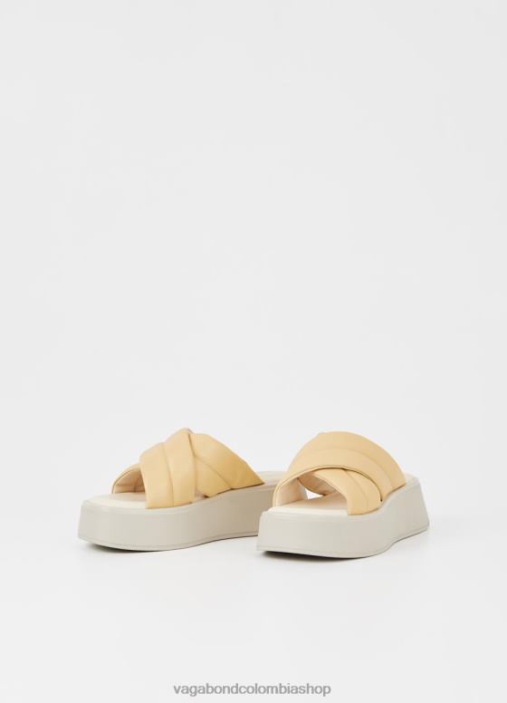 cuero amarillo claro